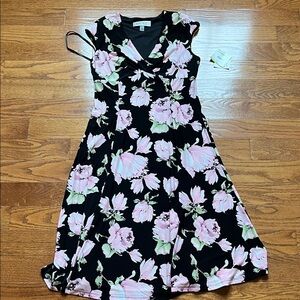 💥Kasper Black Dress with Pink Floral Design 3/$30
